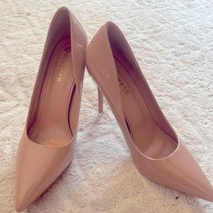 Nude stiletto pump point toe